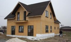 Будівництво будинків із СІП панелей в Україні