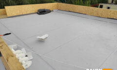 Проводим монтаж плоской кровли частного СИП дома Фото 6