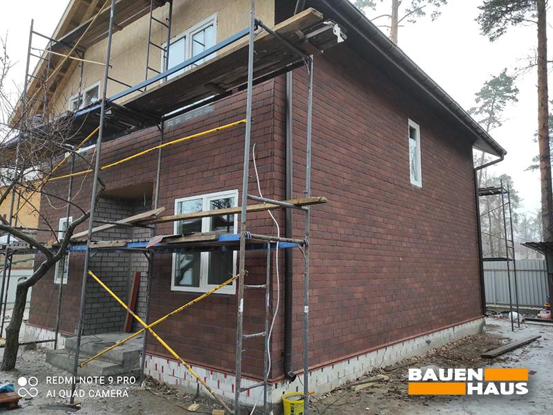 Заканчиваем внешние отделочные работы СИП дома в Буче Фото 2