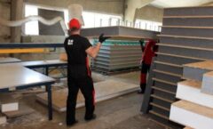 Фото производства и строительства быстровозводимых домов из СИП панелей 1