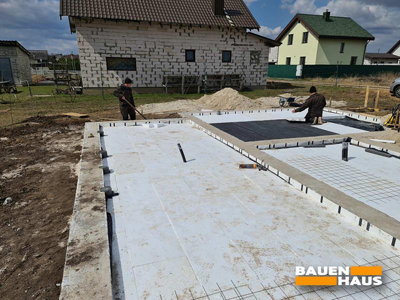Завершили постройку утепленного фундамента нового дома в Яблоновке Фото 1