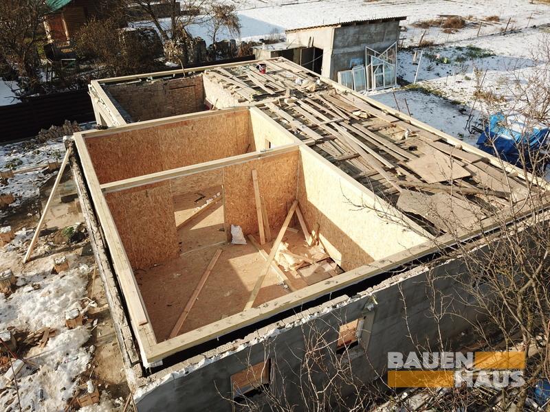 Второй этаж из СИП панелей – как построить на старом доме Фото 2