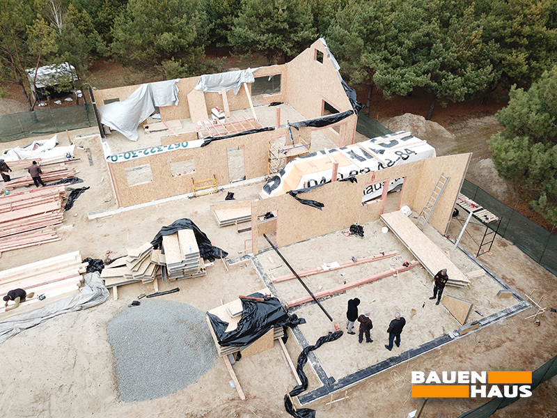 Проводим сборку большого СИП дома с отдельным гаражом в Киевской области Фото 3