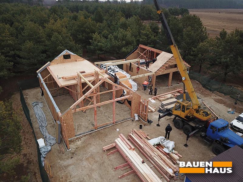 Провели сборку крыши большого дома в Киевской области Фото 10