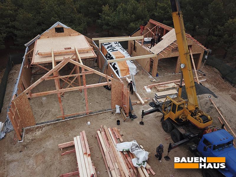 Провели сборку крыши большого дома в Киевской области Фото 15