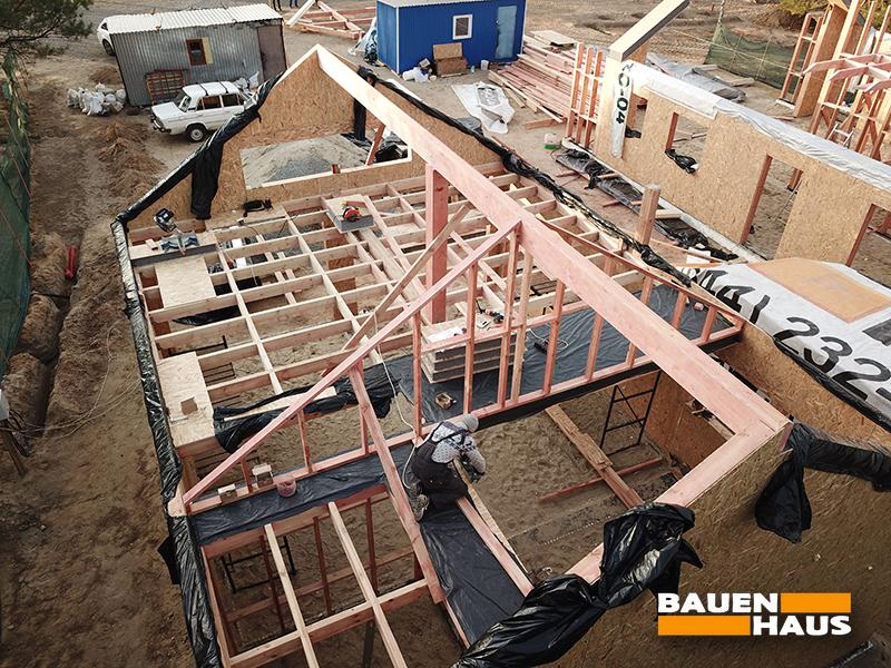 Провели сборку крыши большого дома в Киевской области Фото 6