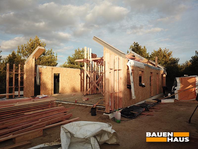 Провели сборку крыши большого дома в Киевской области Фото 7