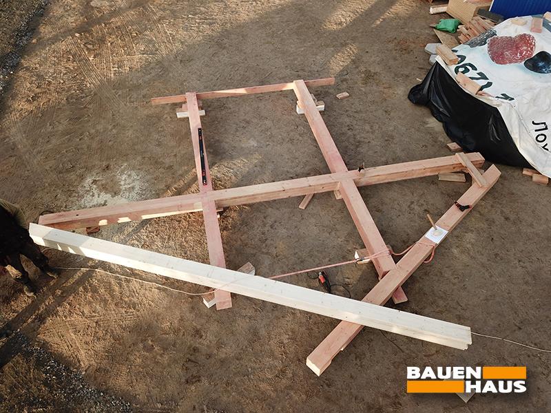 Провели сборку крыши большого дома в Киевской области Фото 8