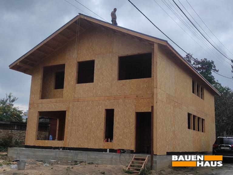 Будівництво великого двоповерхового будинку за канадською технологією в Києві