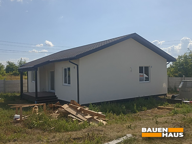 Завершене зовнішнє оздоблення одноповерхового будинку Bauен Haus у Київській області